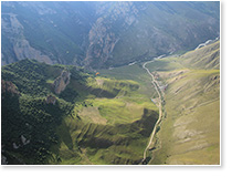 Вид с высоты 600-700 м на Чегемскую долину.