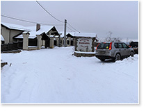 Въезд в "Mukhavel village". Нам направо на грунтовку (ноябрь 2022).