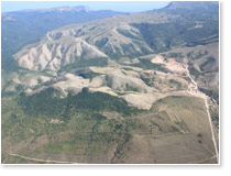 Вид на Тас-Тау в южном направлении с высоты 1500 м.