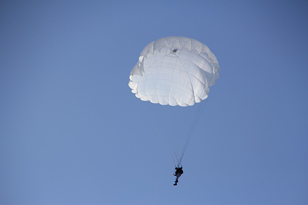 Десантный парашют Д-6 крупным планом.