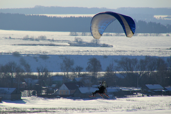 Штиль, белый снег, умеренный морозец и солнце. Идеальные условия для моторного полета в завершение Вяжеского выезда.